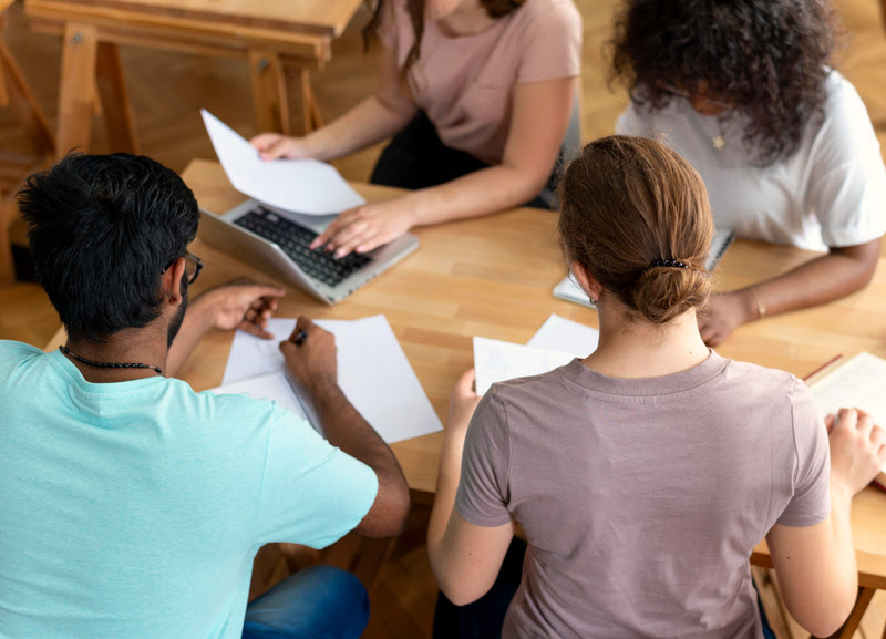 Com menos de um mês para o ENEM, veja como se preparar para a prova na reta final