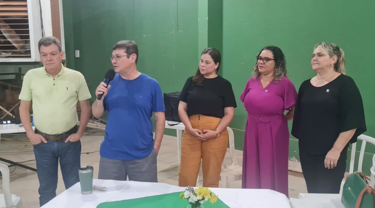 Grupo de filiados do PL realiza confraternização em Rondonópolis