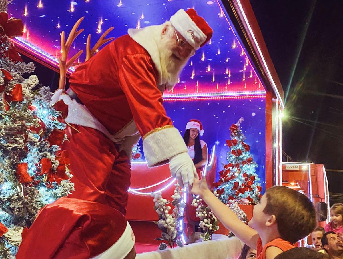 Caravanas de Natal da Coca-Cola farão apresentações em dez cidades do Mato Grosso; saiba detalhes