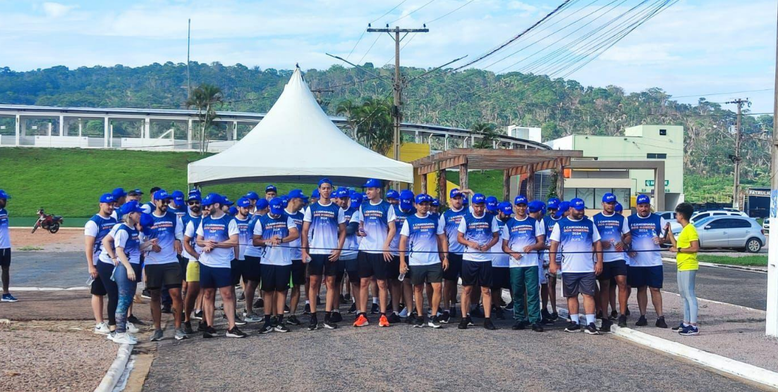 Caminhada promovida pela Aura Apoena faz alerta e estimula cuidados com a saúde do homem