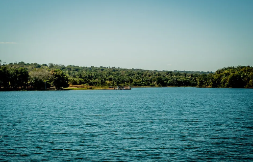 Jovem morre afogado após mergulhar no Lago do Manso