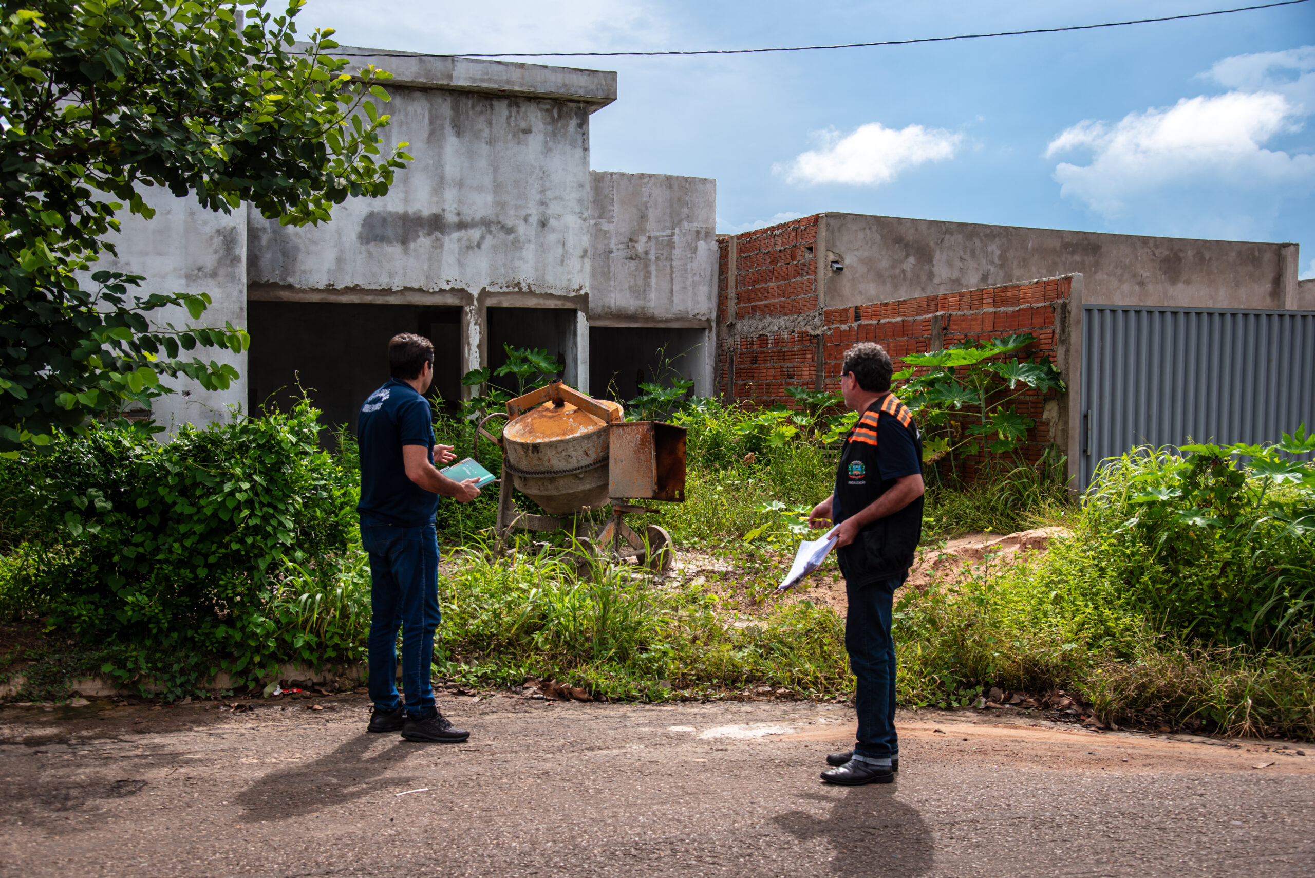 Rondonópolis | Prefeitura intensifica fiscalização de terrenos baldios e irregulares