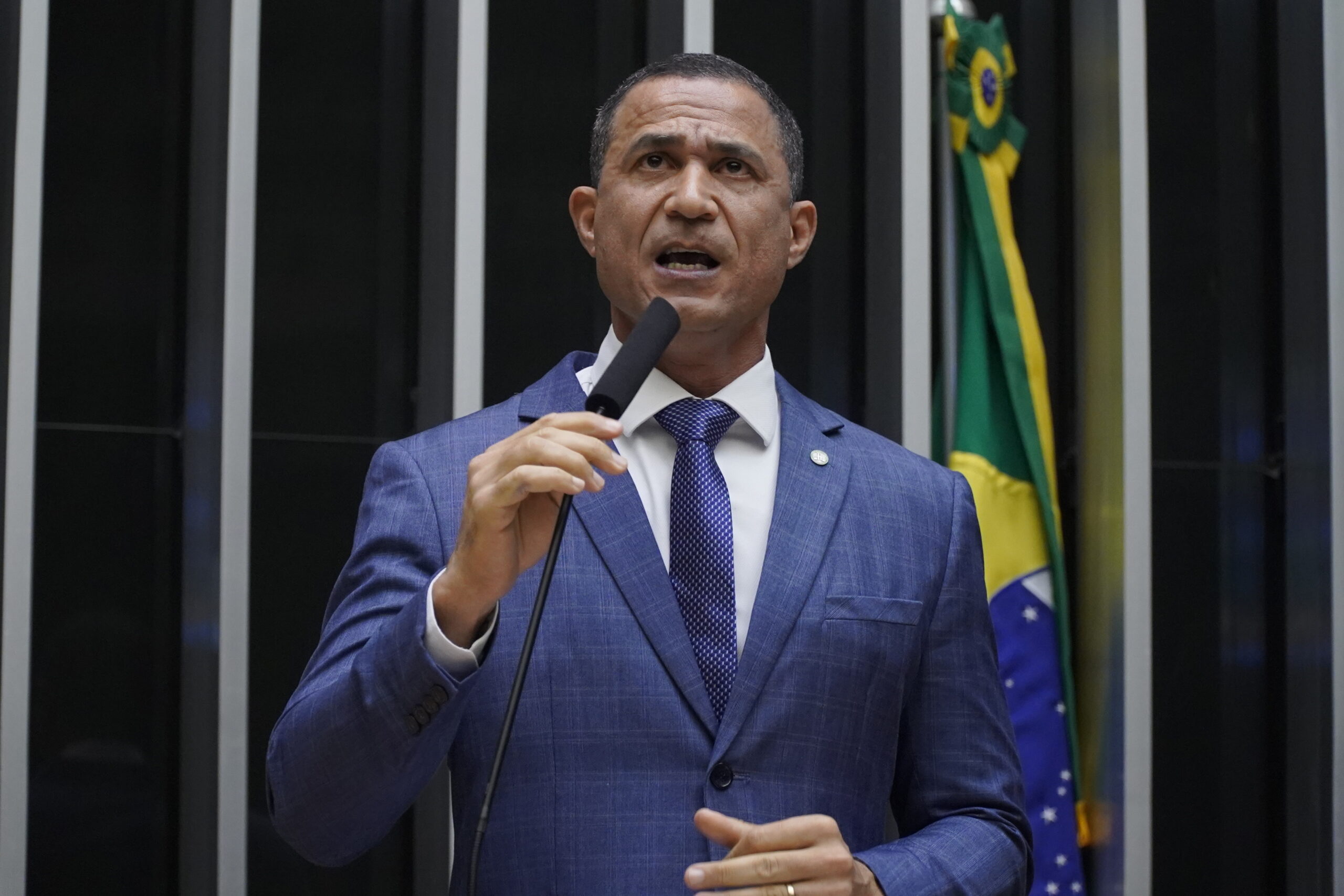 Deputado Coronel Assis sai em defesa da SEJUS e defende fim definitivo dos mercadinhos em penitenciárias