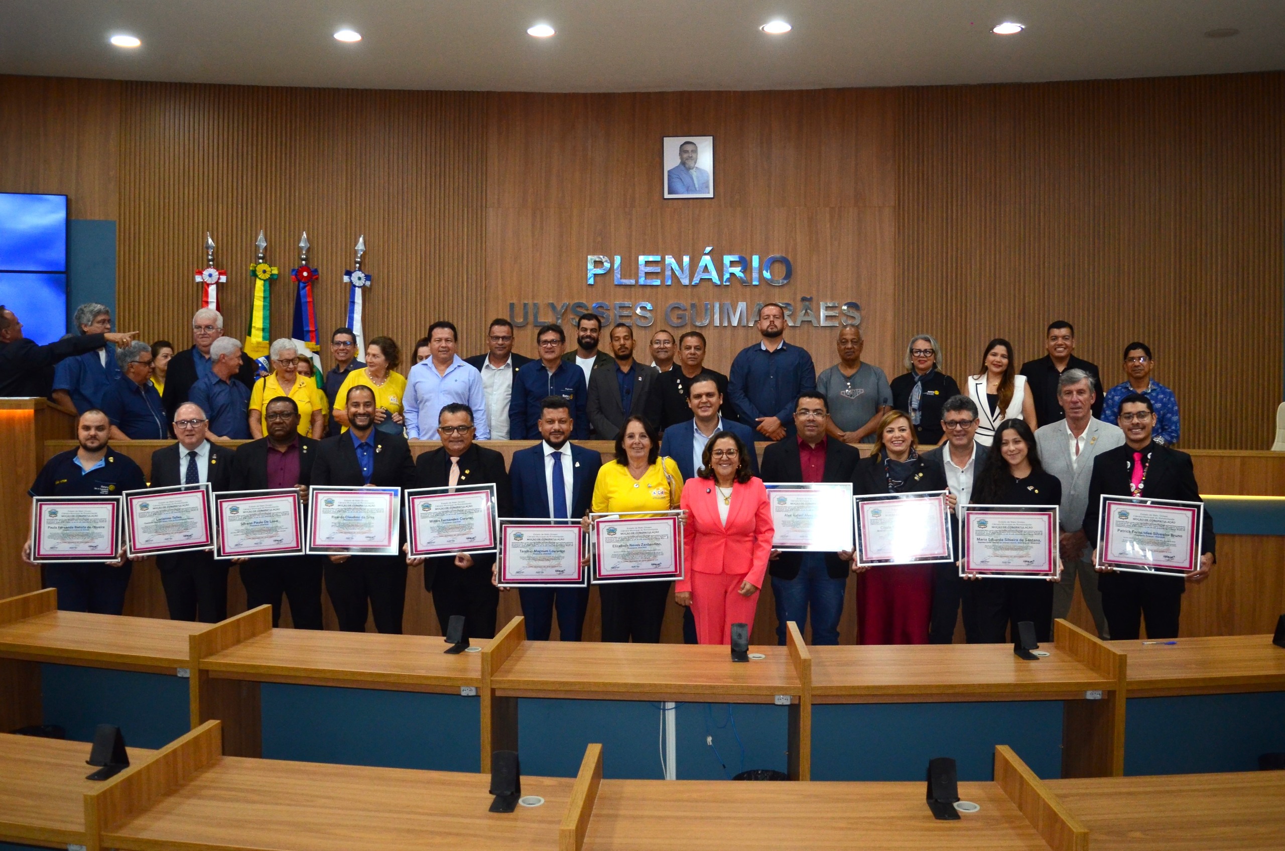 Rotarianos são homenageados durante sessão solene em comemoração aos 120 anos